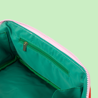 Check icons Flat layout Toiletry bag