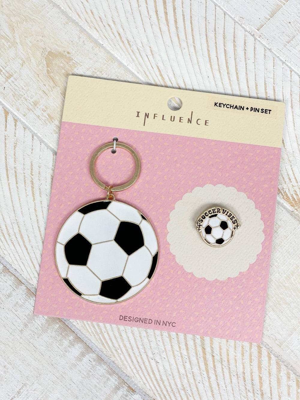 Ensembles Porte-clés et Pin's Sport