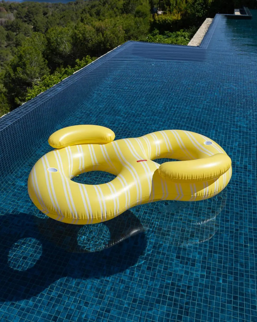 Double yellow donut float - LISBON