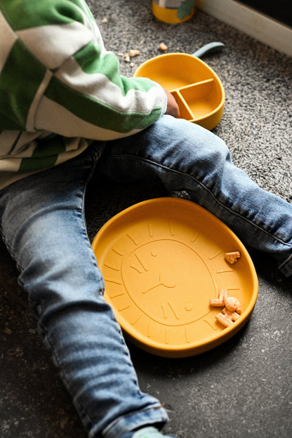 Kinderteller mit Saugfuß aus Silikon Alfie Mustard