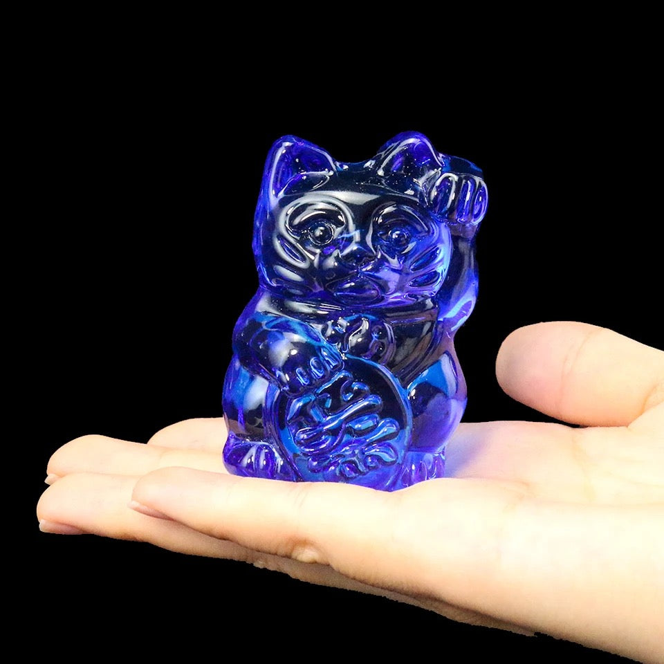 Figurina del gatto blu fortunato
