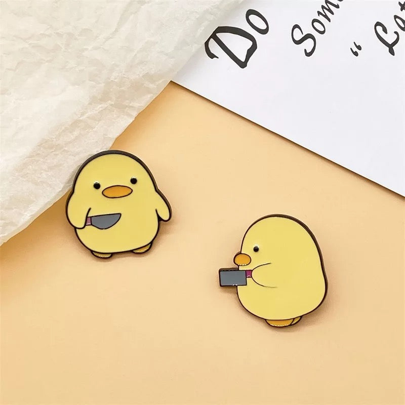 Pins Canard Couteau