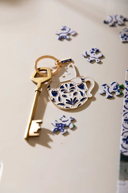 Cat in a mug - Keychain