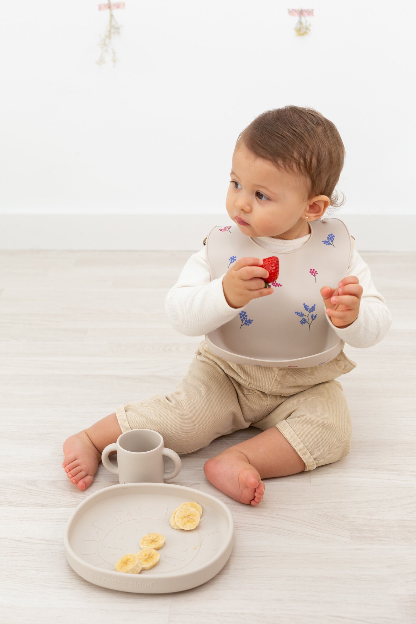 Kinderteller mit Saugfuß aus Silikon Alfie Sand