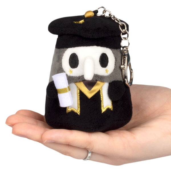 Peluche Micro Squishable – Docteur de la Peste Diplômé