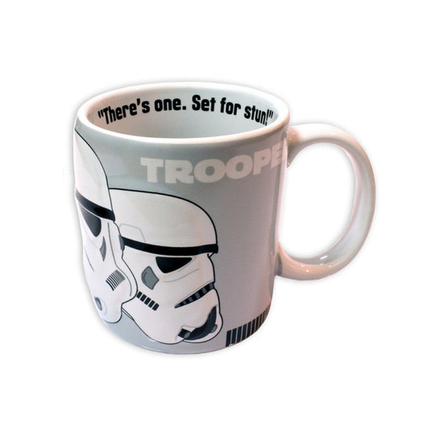 Mug Star Wars Stormtrooper en céramique avec design 2D en relief et inscription intérieure.