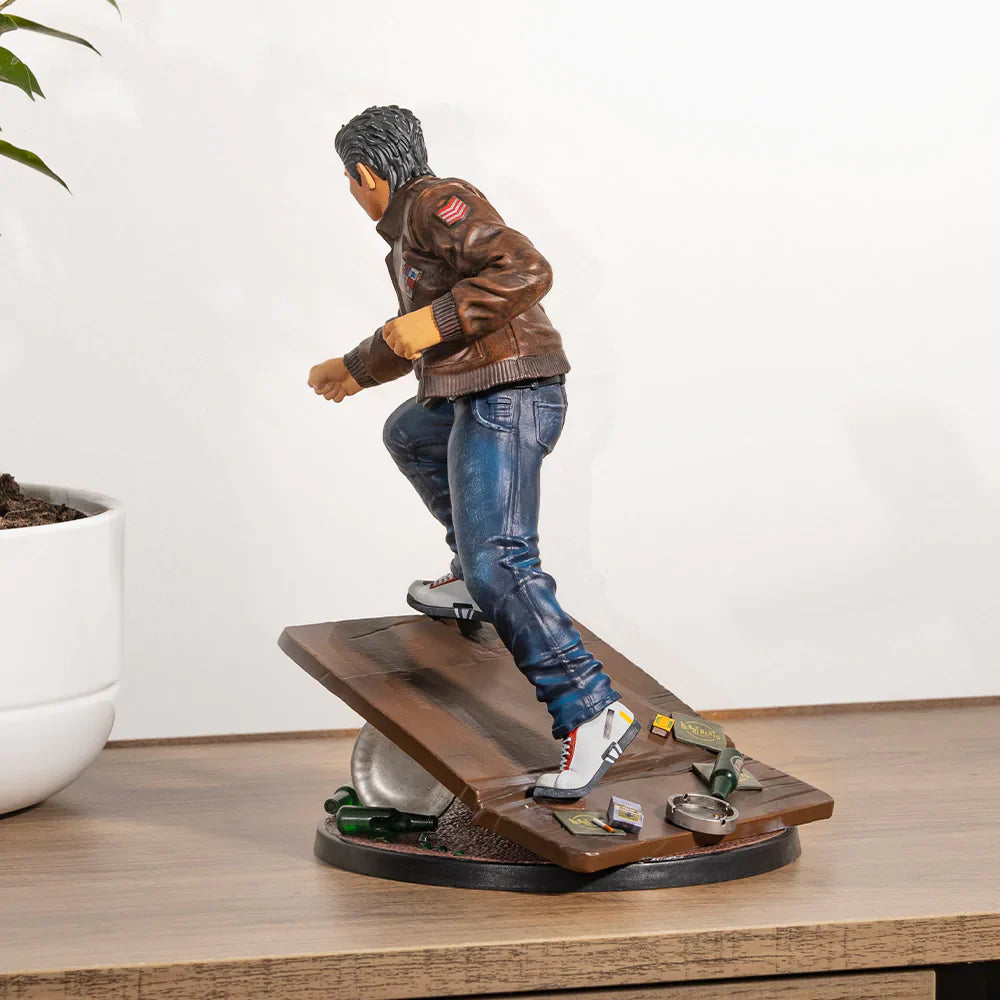 Shenmue Ryo statue