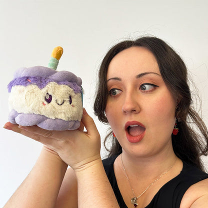 Peluche Snacker – Gâteau D’Anniversaire S1E1