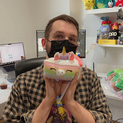 Peluche Snacker Squishable – Gâteau Licorne