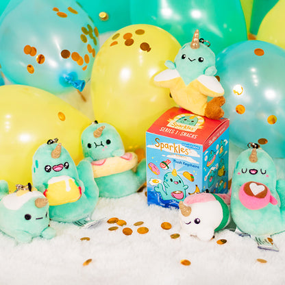 Blind Box Squishable – Sparkles le Narval, Série 1 « Snacks »