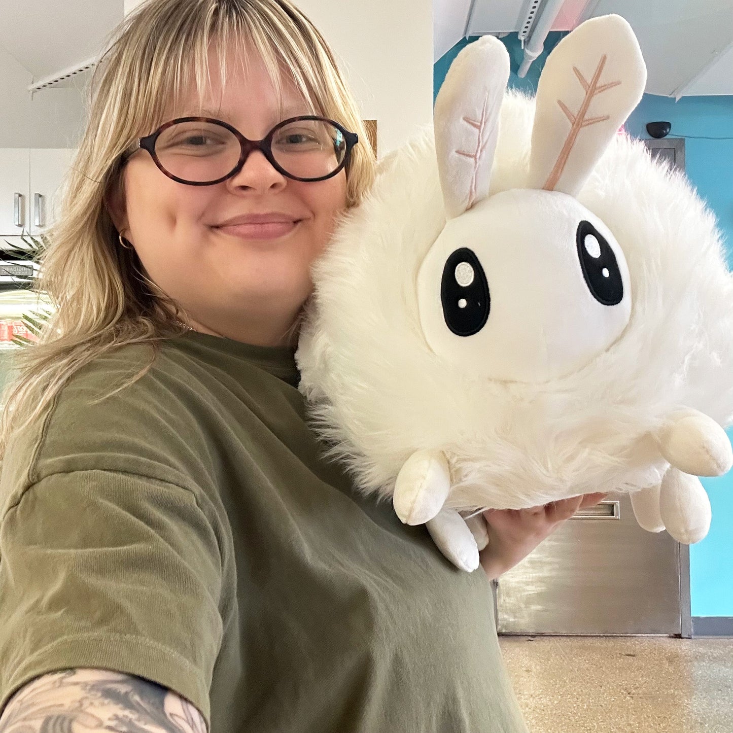 Peluche Squishable – Papillon Caniche