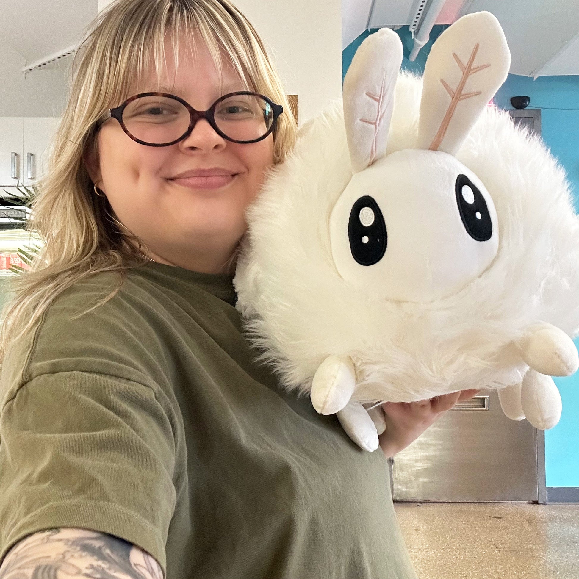 Peluche Squishable – Papillon Caniche