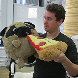 Peluche Squishable – Carlin