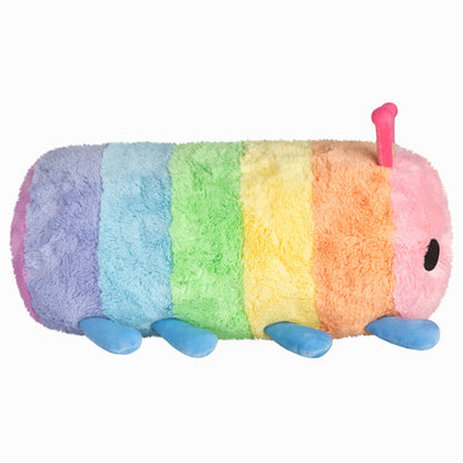 Peluche Squishable – Chenille Arc-en-Ciel