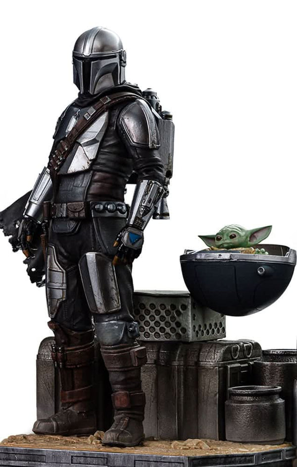 Din Djarin and Din Grogu Statue - Star Wars: The Mandalorian - Art Scale 1/10