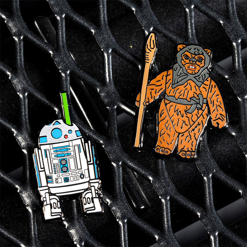 Pin's Star Wars Set 1.42 – R2-D2 (with pop-up Lightsaber) et Romba