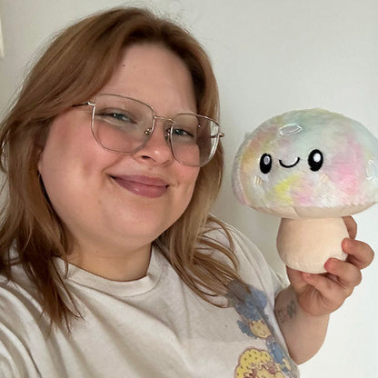Peluche Snacker Squishable – Champignon Tie-Dye
