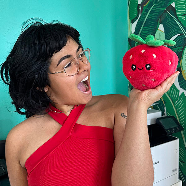 Peluche Snacker Squishable – Fraise