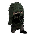 Scharfschütze im Ghillie-Anzug