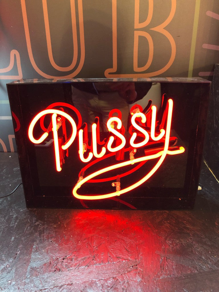 Neon PUSSY Rosso