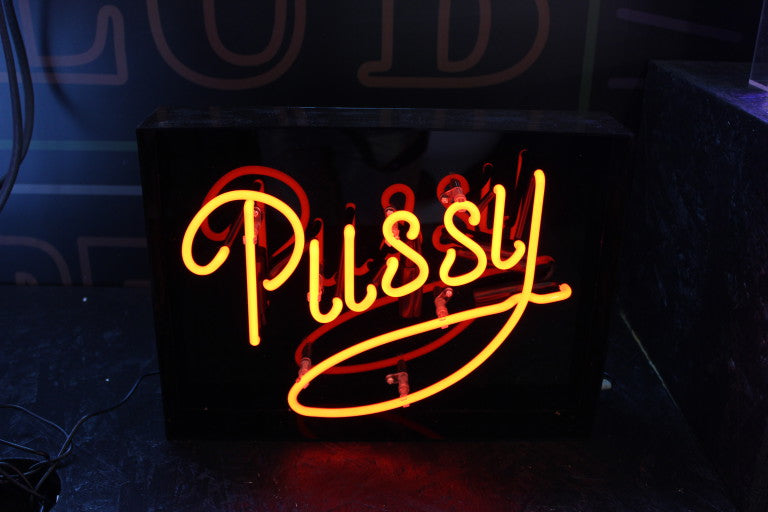 Néon PUSSY Rouge