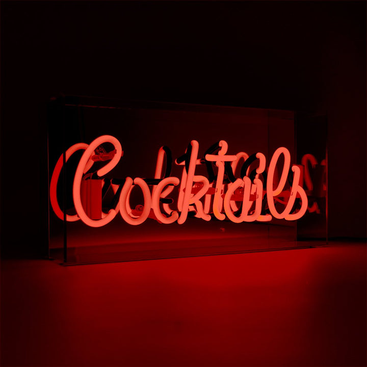 Cocktail rosso neon