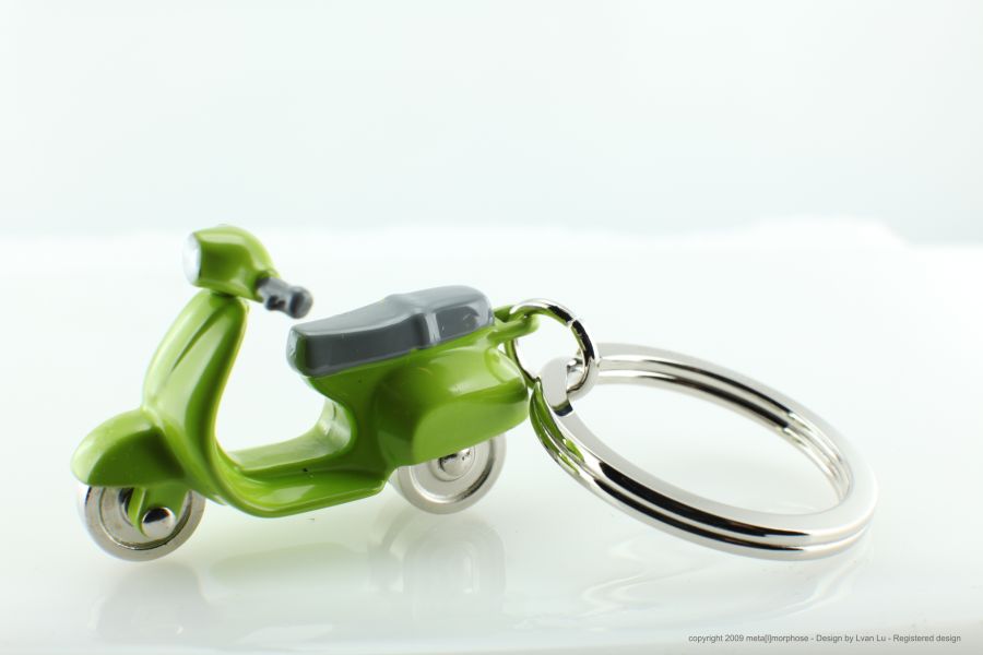 Keyring Green Retro Scooter
