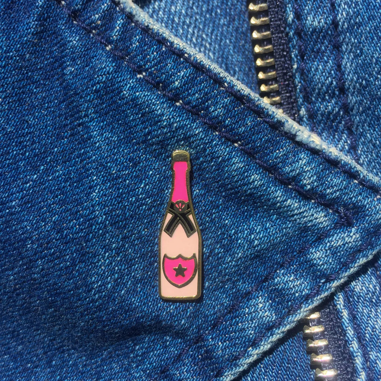 Pin's Bouteille de Champagne Rosé